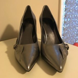 Nine West pumps never worn!